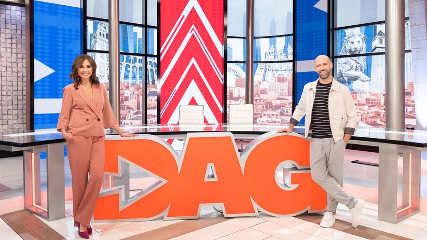 Marta Flich, el logo de 'Directo al grano' y Gonzalo Miró