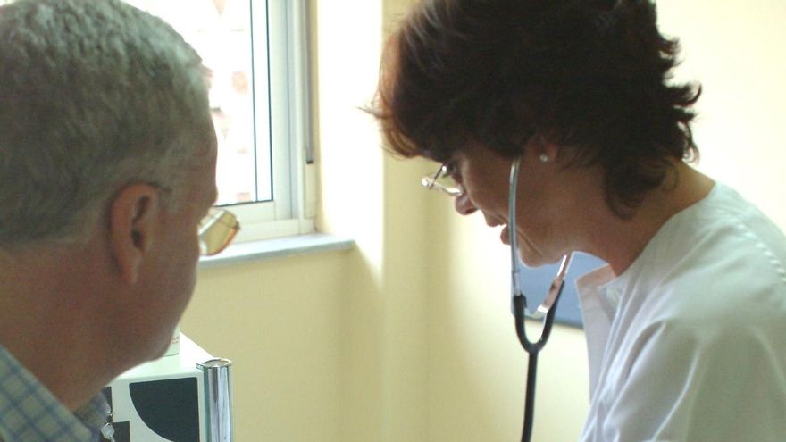 Quince días para lograr una cita de atención primaria en Andalucía por la falta de recursos