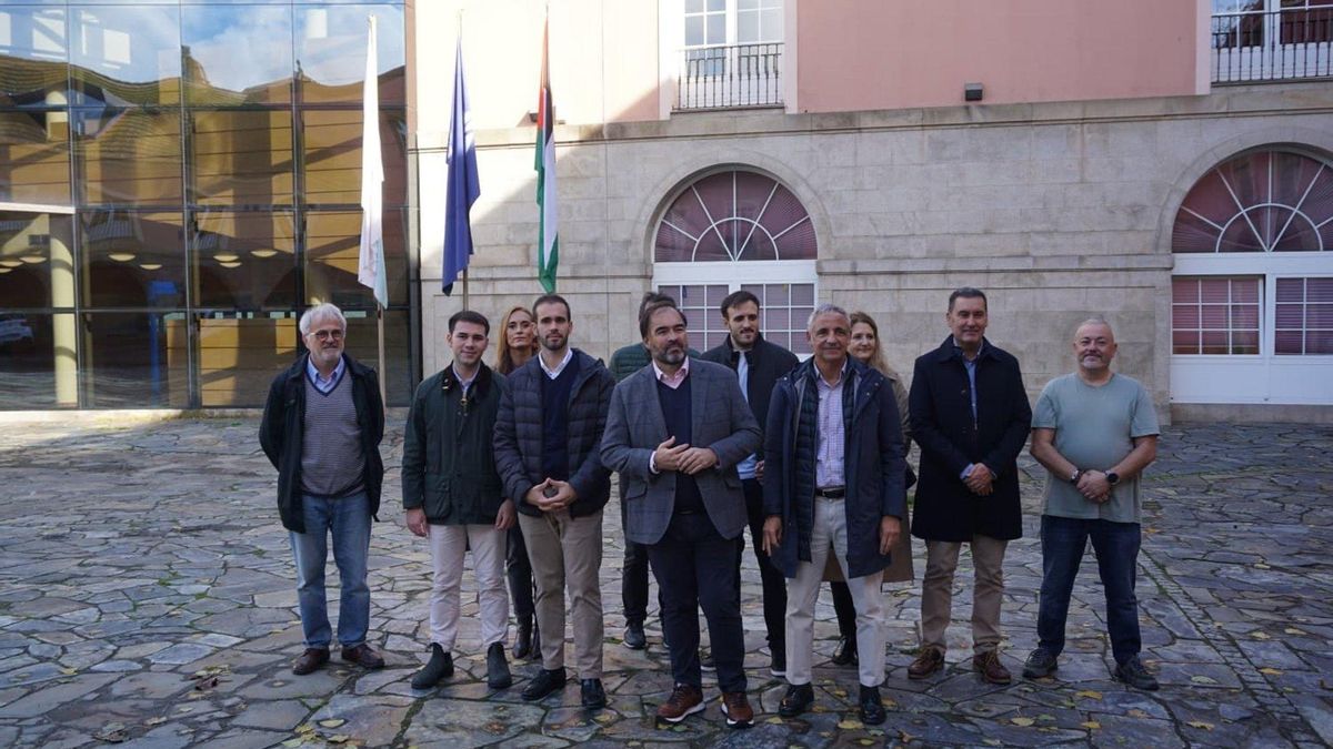 El PP, a por la Universidade de A Coruña por izar las banderas palestina y gallega y no la española