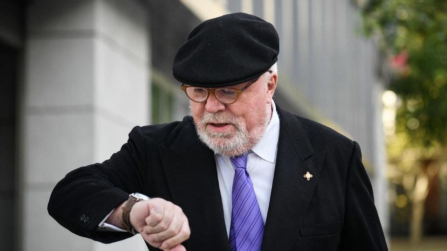 El comisario jubilado José Manuel Villarejo a su llegada a un juicio en la sede de la Audiencia Nacional, a 18 de noviembre de 2024, en Madrid (España).