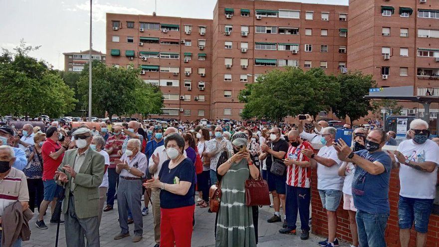 Las asociaciones vecinales convocan decenas de concentraciones frente a los centros de salud durante el mes de junio