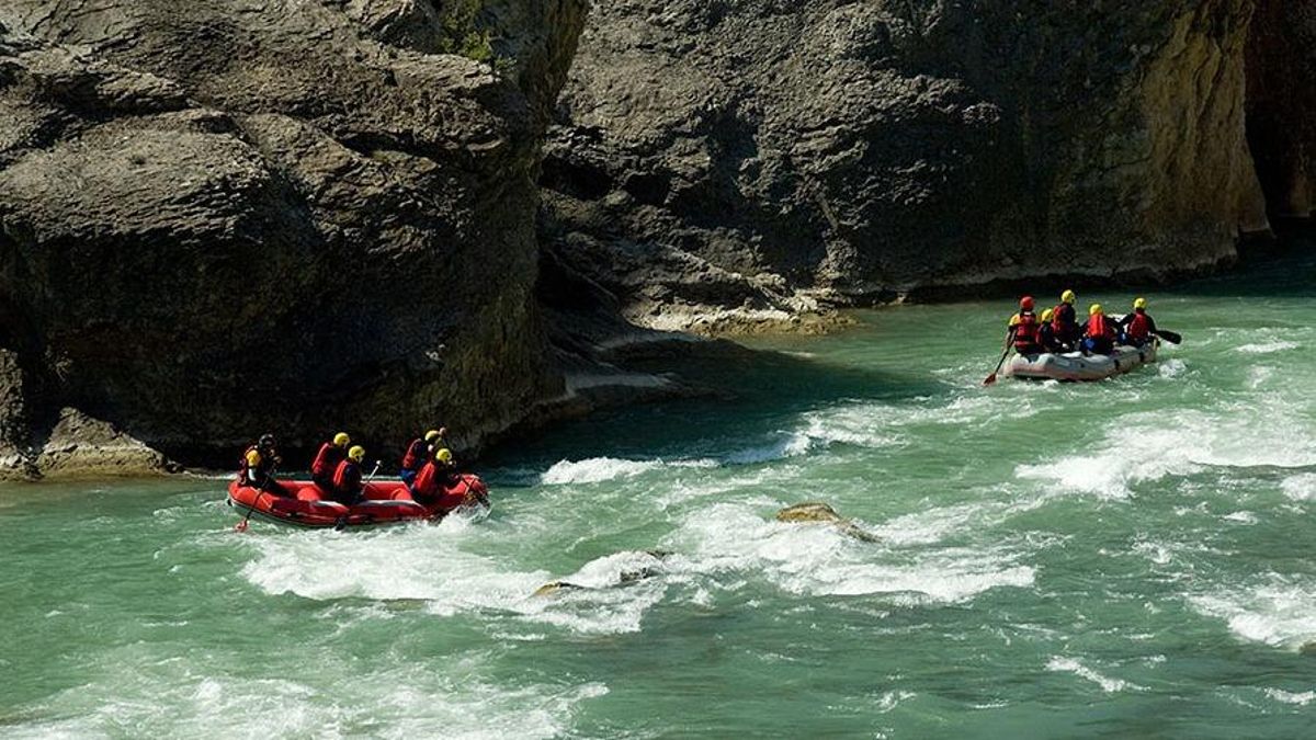 Rafting en las aguas del río Gállego.