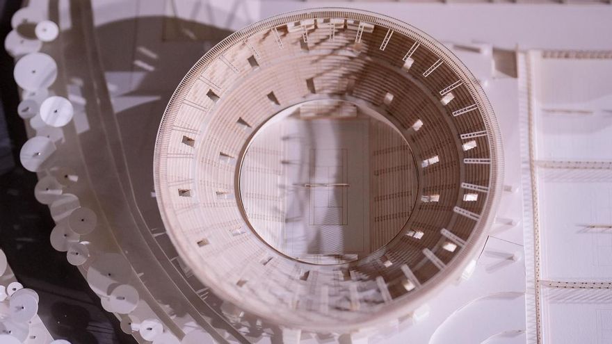 Un ruedo para la Caja Mágica: el Ayuntamiento de Madrid presenta la futura pista de tenis para 8.600 espectadores