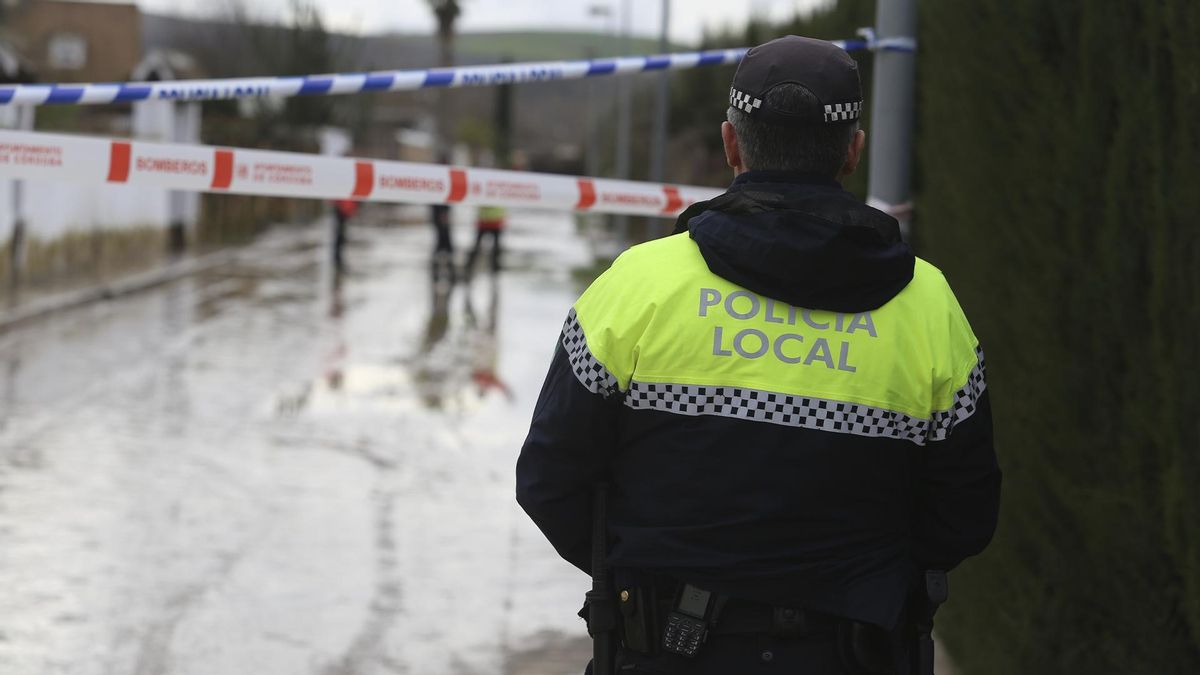 Policía y bomberos en Altea