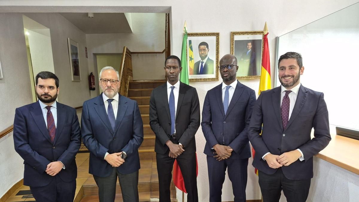 El vicepresidente de Vox en el Gobierno de Aragón se estrena en 'diplomacia' con Senegal: reunión "fructífera" sin acuerdos