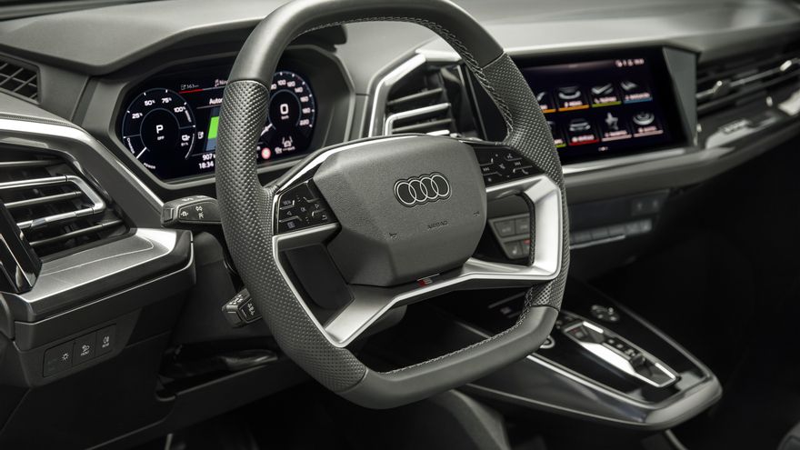Interior del Audi Q3 e-tron.