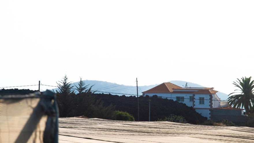 Una vivienda bordeada por la colad