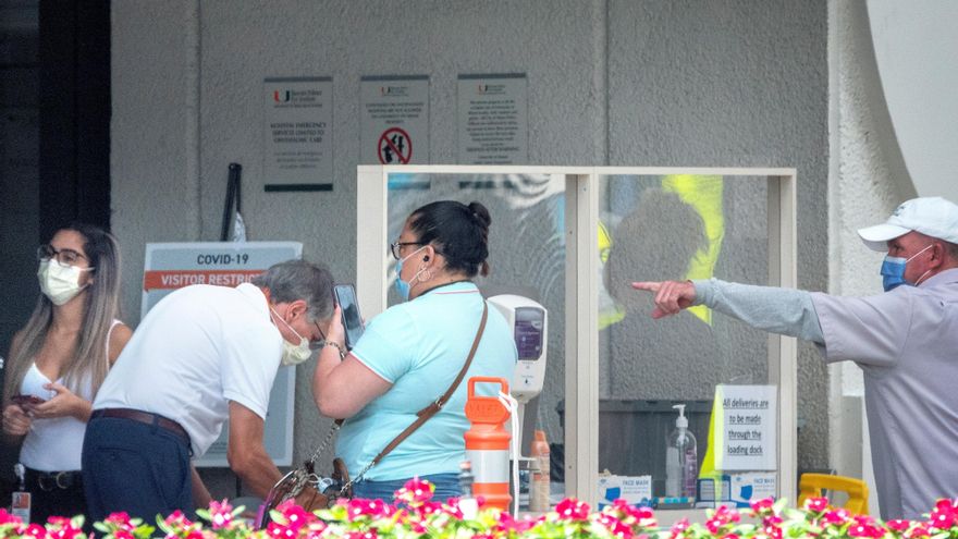 El colapso hospitalario evidencia los fallos en la contención de la pandemia en EE.UU.