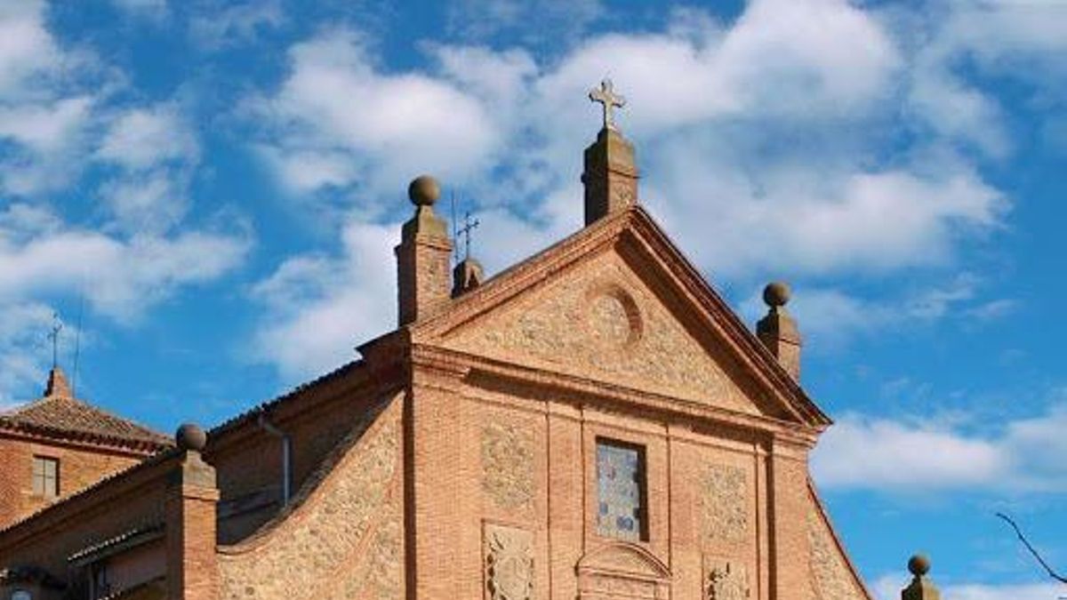 Derrumbe en el tejado del antiguo convento del Carmen de Calahorra, que compró el Ayuntamiento para residencia de mayores