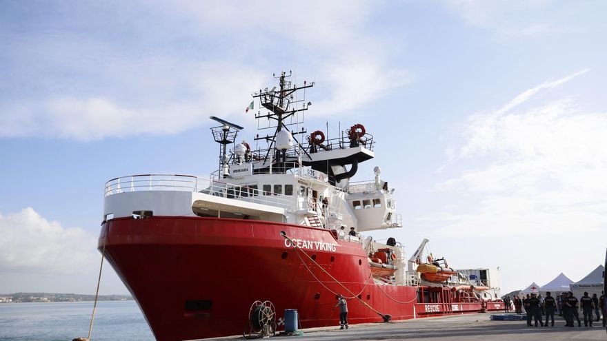 El "Ocean Viking" efectúa otros dos rescates y ya lleva 295 migrantes a bordo