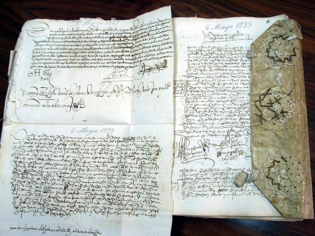 Libro de actas que incorpora una carta fechada el 1 de mayo de 1539 en la que la emperatriz comunica la cercanía de su muerte y pide a los vecinos de Albacete que permanezcan leales al emperador.