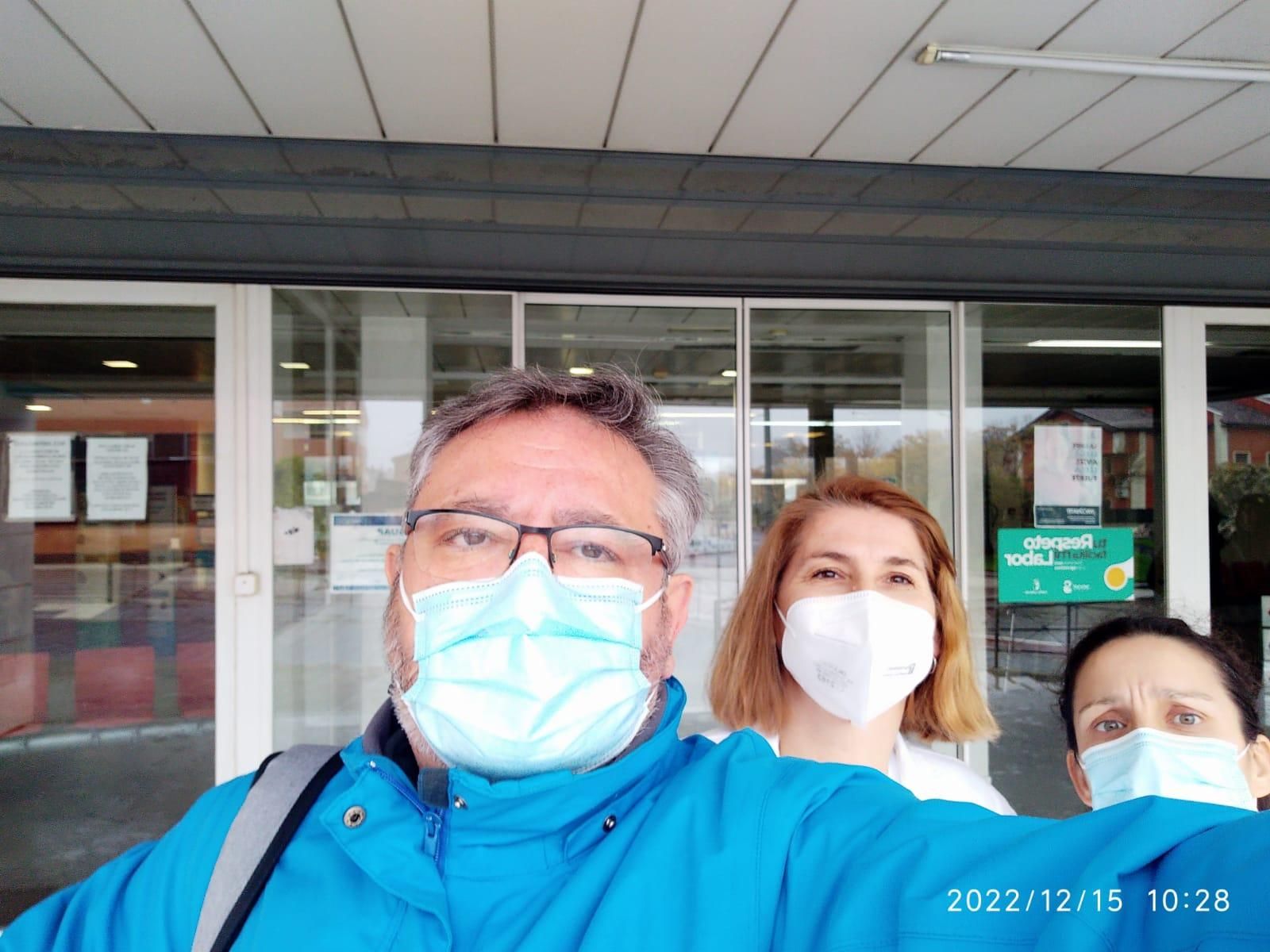Concentración en centro de salud de Manantiales