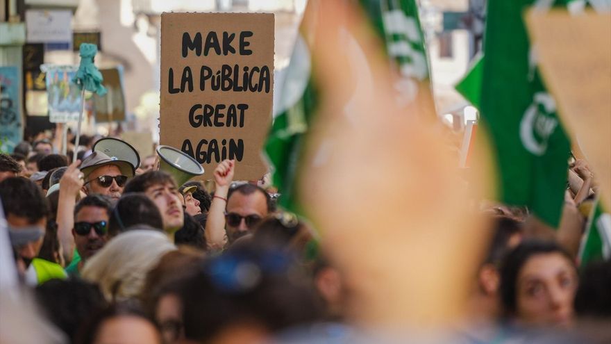 La Generalitat vuelve a usar los servicios mínimos del 100% para constituir los tribunales de las PAU pese a renunciar unos 200 correctores