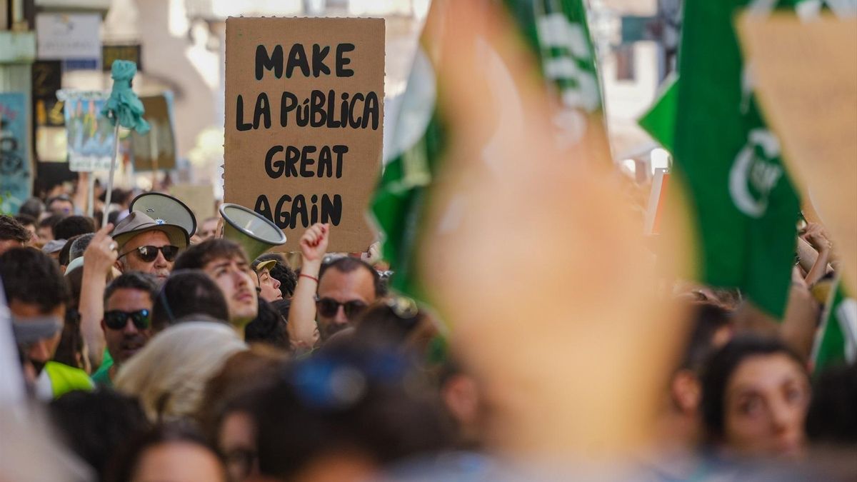 La Generalitat vuelve a usar los servicios mínimos del 100% para constituir los tribunales de las PAU pese a renunciar unos 200 correctores
