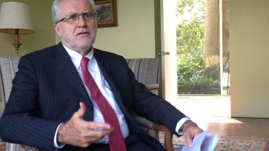 El rescate de cinco mineros es "difícil" porque la mina ha sufrido "daños", dice Codelco