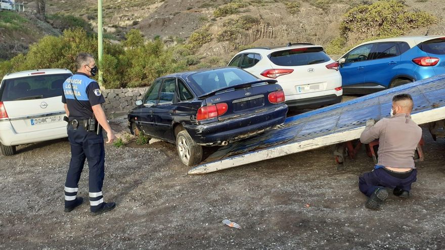 La Policía Local de Las Palmas de Gran Canaria retiró casi 1.400 vehículos abandonados de la vía pública en 2021