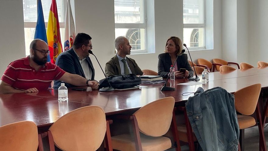 Los sindicatos docentes cántabros abandonan la reunión con el consejero ante la ausencia de nueva propuesta salarial