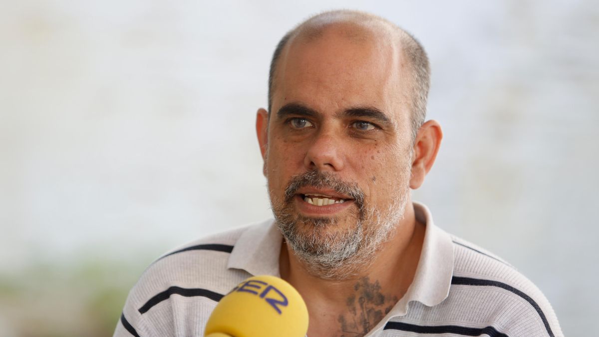 Antonio Amil, propietario de los cines de verano Delicias, Olimpia y Fuenseca, atiende a los medios