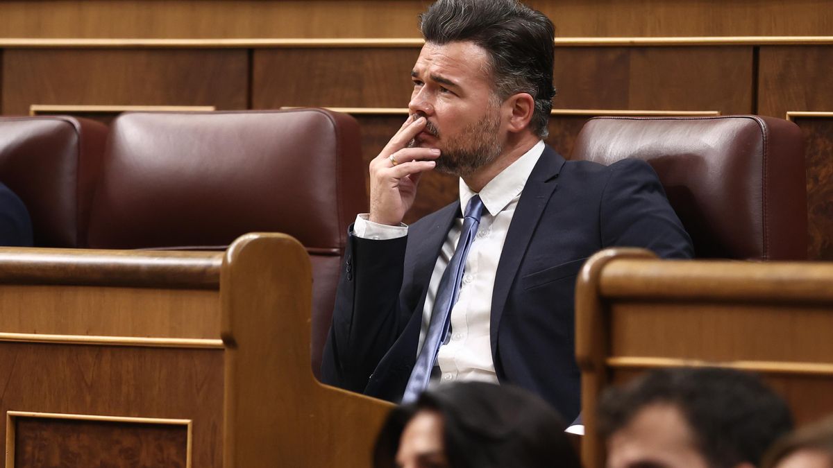 Rufián: "Cualquiera diría que están juzgando al Fiscal General con el juez de Rajoy y con la fiscal de Ayuso"