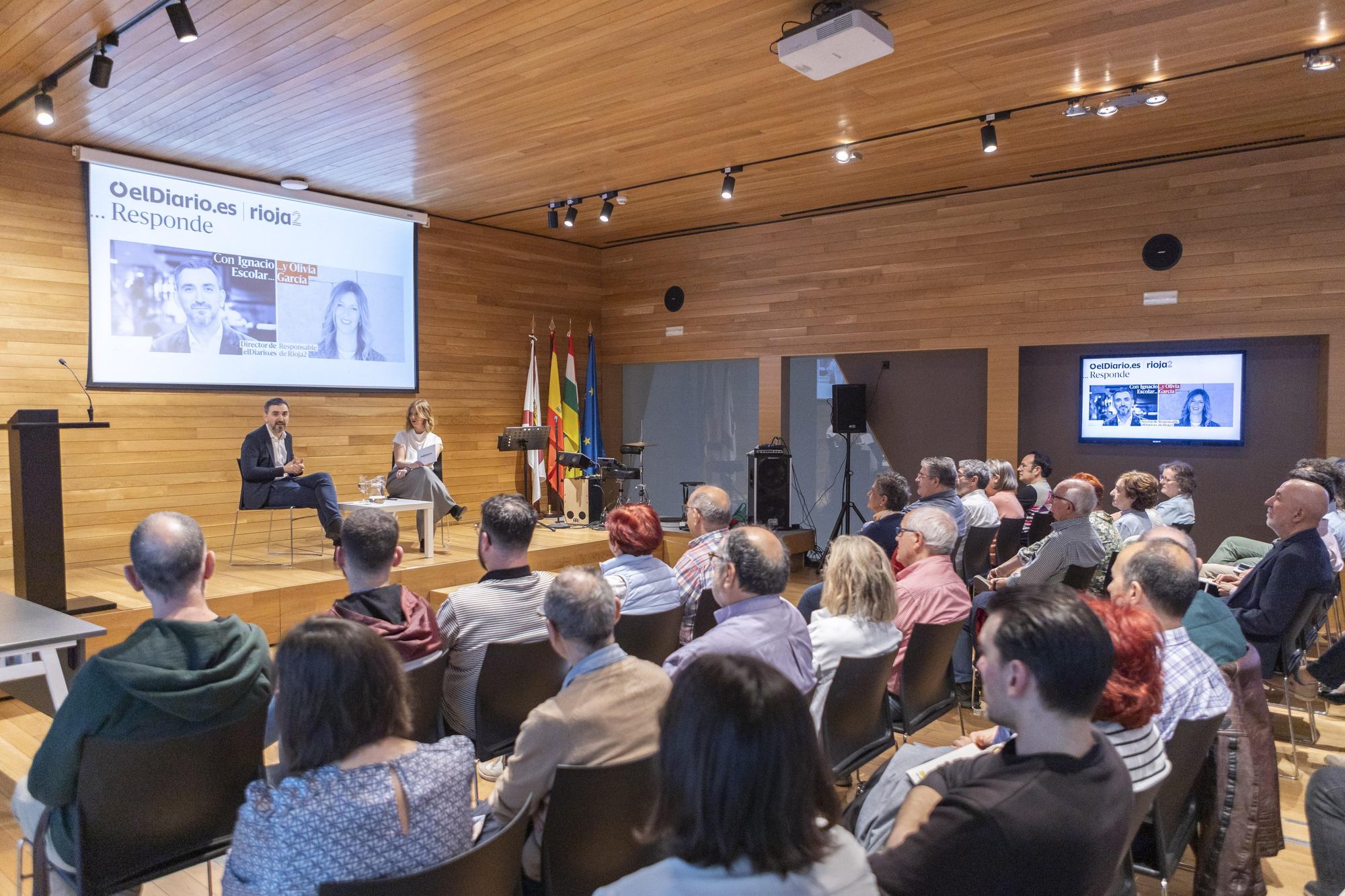 Los asistentes preguntaron sobre la organización y la financiación de elDiario y por la actualidad informativa