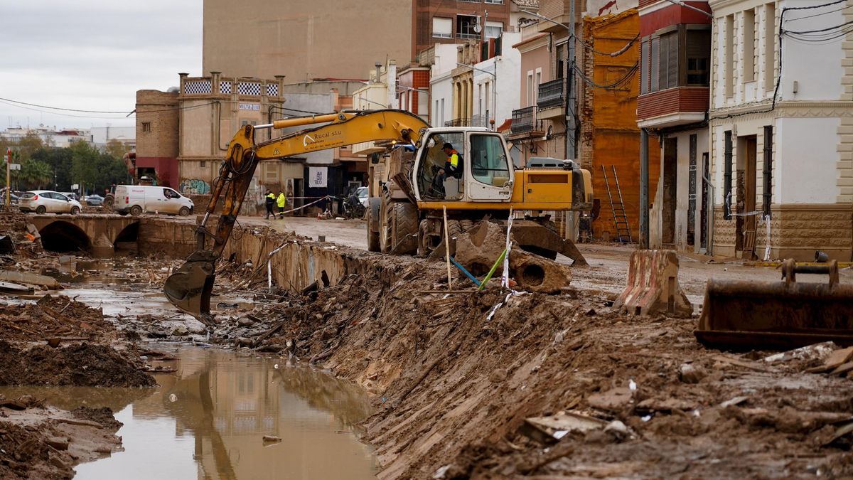 El grupo calculó la energía del flujo con una fórmula que relaciona fuerza y velocidad y fijó un umbral de 35 W/m² para diferenciar áreas de mayor empuje y zonas donde el agua perdía intensidad