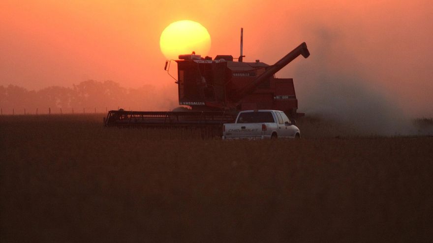 Castilla-La Mancha permitirá cosechar con riesgo extremo de incendio menos en las horas centrales y con tractor auxiliar