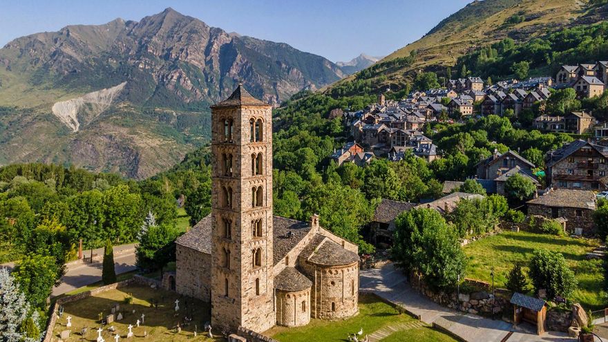 Refugios a 1.000 metros: diez pueblos de montaña para huir del calor este verano