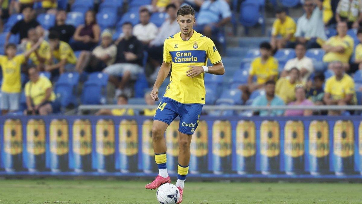 Adrián Rodríguez, tercer canterano que debuta con Rubén de la Barrera en la UD Las Palmas
