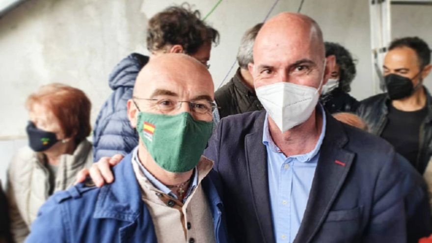 El portavoz de Vox en el Ayuntamiento de Valencia, José Gosálvez (a la derecha), con el eurodiputado Jorge Buxadé.