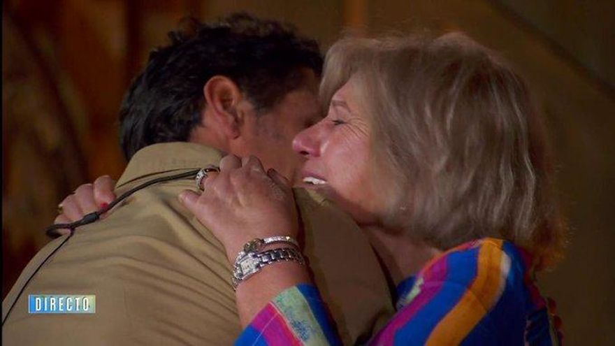 Victor con su madre en 'Pesadilla en El Paraíso'