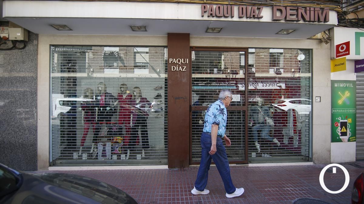 Comercios cerrados en Domingo de Ramos en el CCA La Viñuela