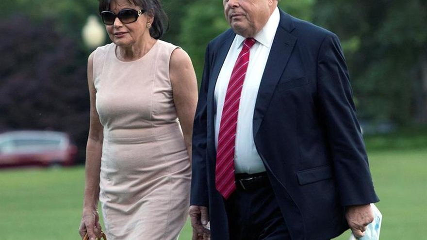 Los padres de Melania pueden haber llegado a EE.UU. por una vía criticada por Trump