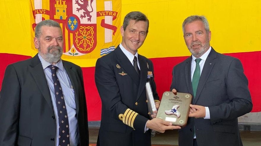 El Puerto de Motril abre sus puertas para que los ciudadanos visiten el Buque Castilla de La Armada