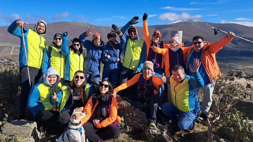 Pacientes con cáncer de pulmón suben la montaña más alta de Castilla-La Mancha para luchar contra el estigma
