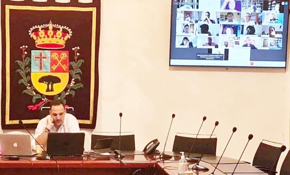 El alcalde de Breña Alta en el último pleno municipal.