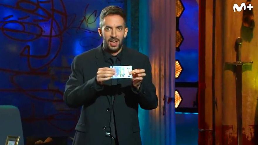 El mundo al revés: 20 euros de regalo a Broncano de una cumpleañera del público