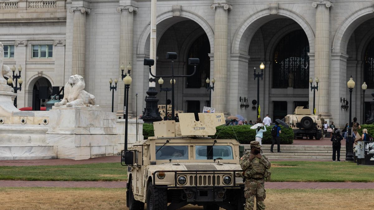 Autoridades de Washington demandan al Gobierno de Trump por poner a la Policía local bajo control federal: "Es un abuso"