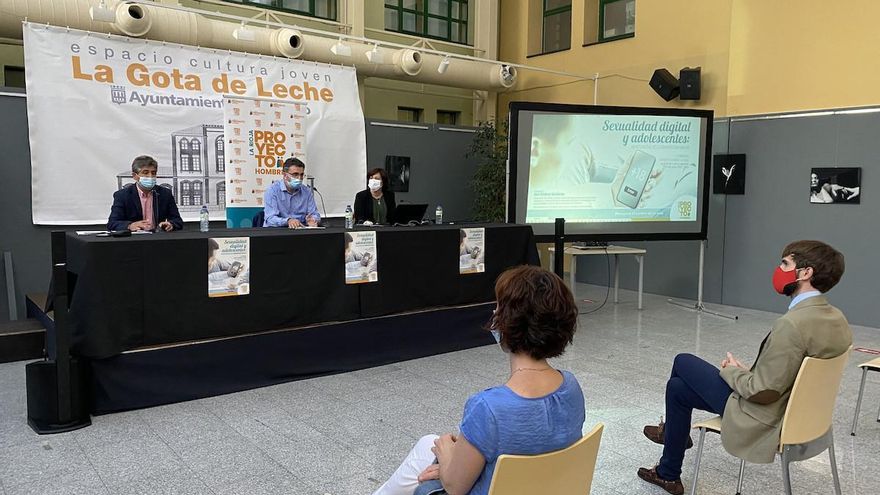 Las Jornadas Proyecto Hombre abordan la sexualidad e Internet en la adolescencia