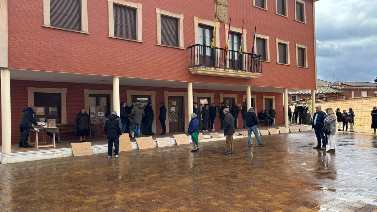 Concentración contra la variante y la macrofábrica de Hormigón previstas en Manajarrés