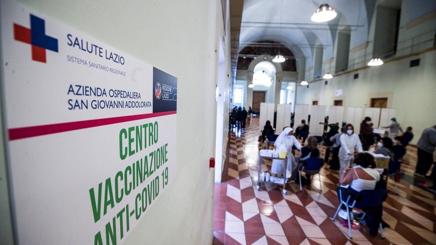 Centro de vacunación anticovid en Roma.
