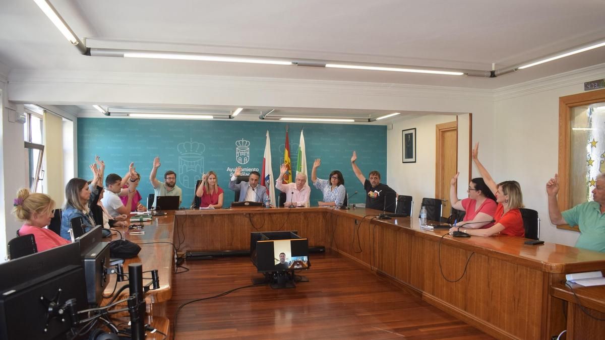 La oposición de Piélagos habla de futuro urbanístico "congelado" y el alcalde defiende su compromiso con el PGOU