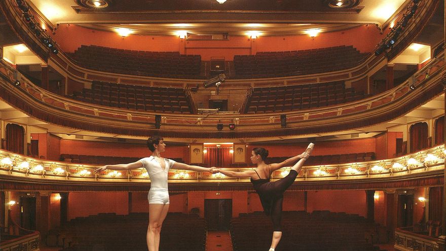 Vitoria cierra su centenario Teatro Principal para darle una quinta vida con una reforma integral