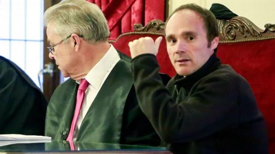 Miguel Ángel Muñoz (derecha), condenado por el asesinato de la peregrina estadounidense Denise. / Carlos S. Campillo / ICAL