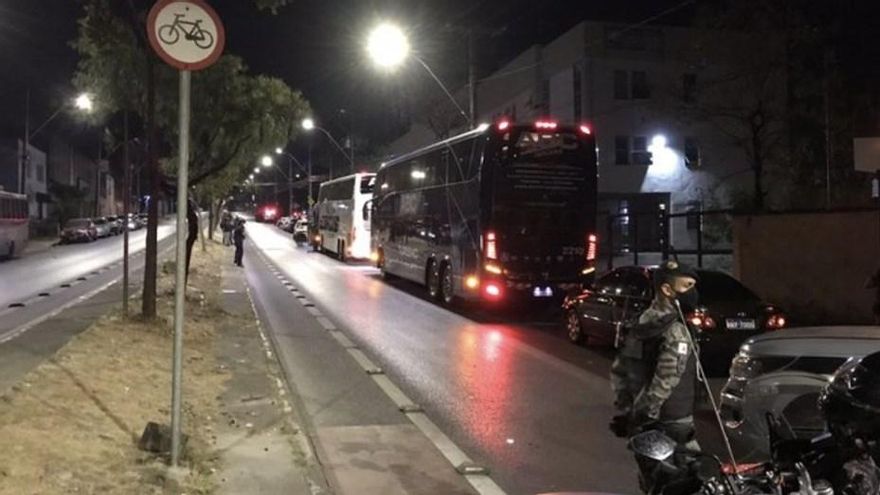 El plantel de Boca pasó la noche en Brasil y hay 9 imputados por el escándalo contra Mineiro