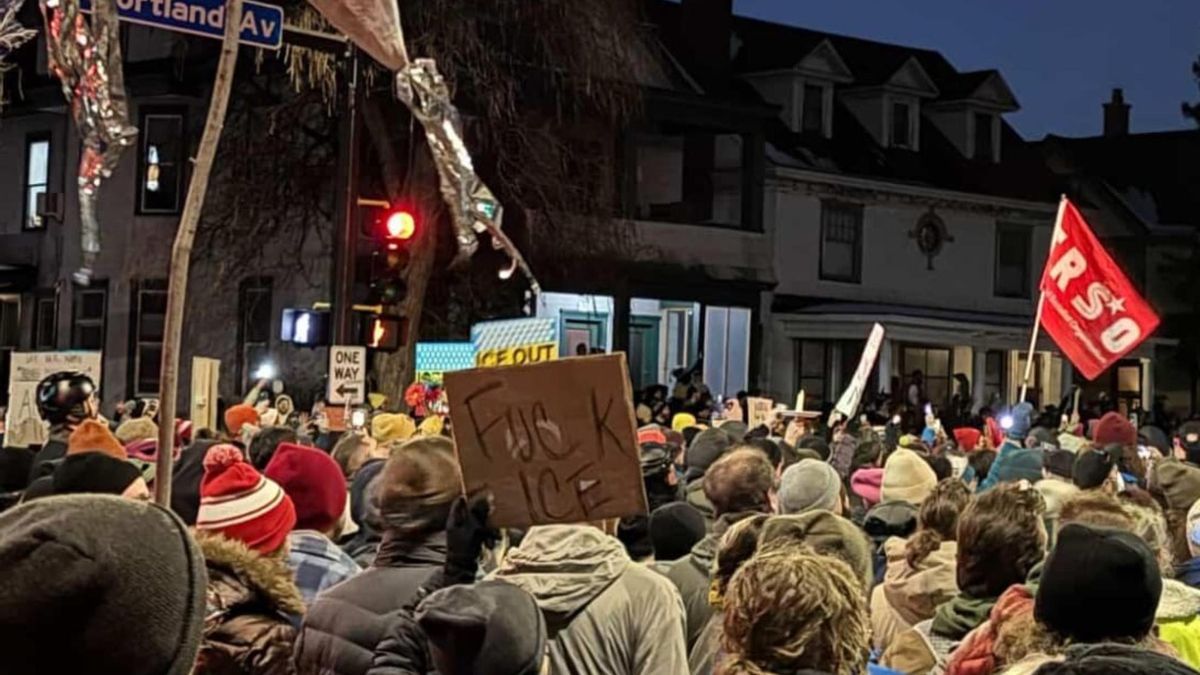 La vigilia de protesta en Minneapolis tras el asesinato de Renee Good (7 de enero de 2026).