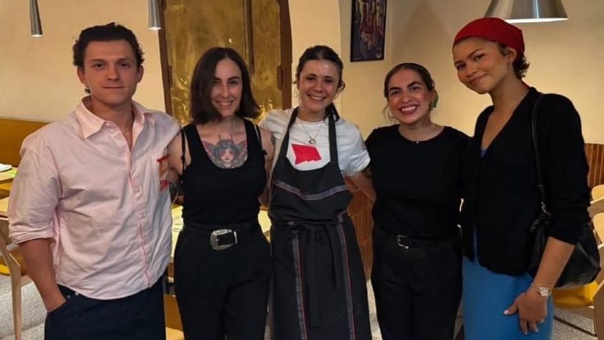 La escapada madrileña de Tom Holland y Zendaya: cena en la Cava Alta y fútbol por el debut de España en el Mundial