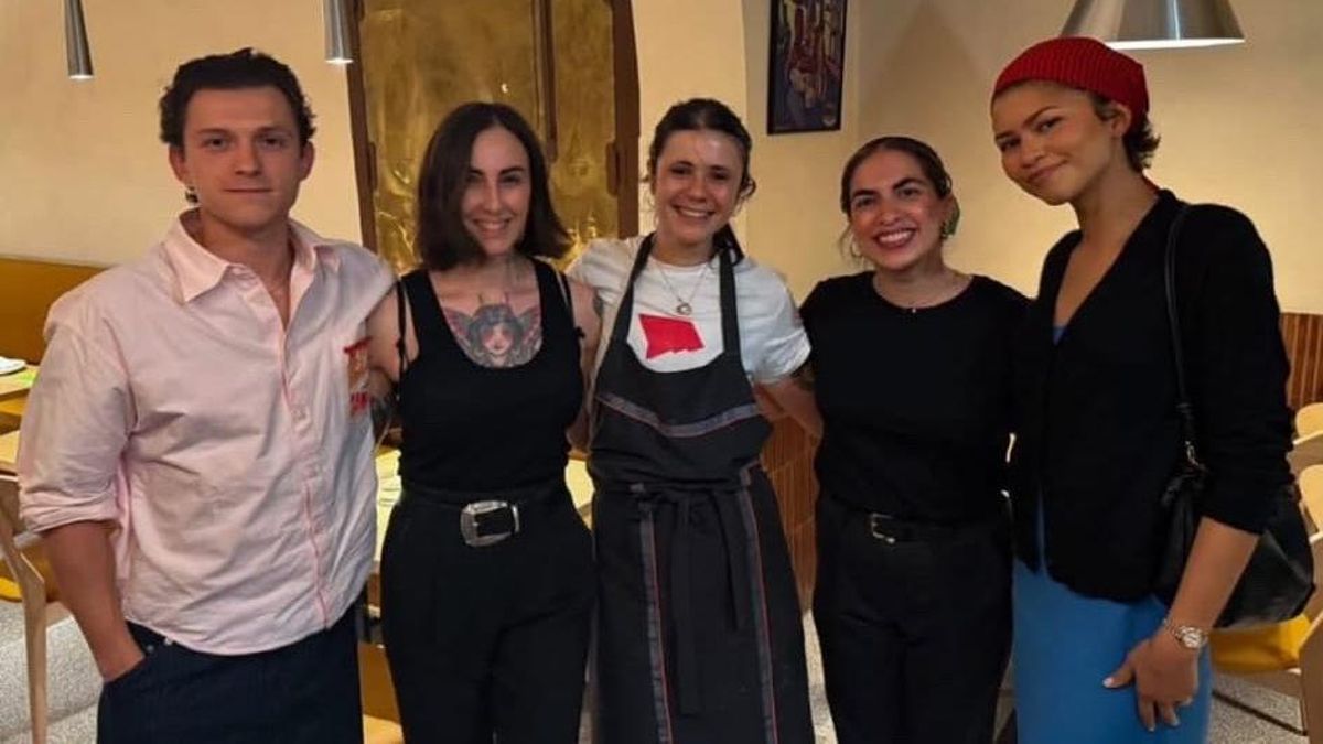 La escapada madrileña de Tom Holland y Zendaya: cena en la Cava Alta y fútbol por el debut de España en el Mundial