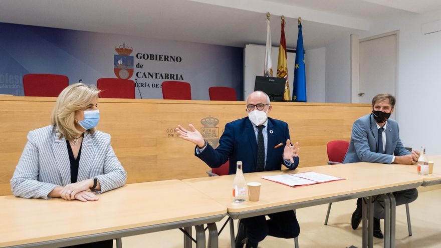 El Consejero De Sanidad, Miguel Rodríguez, Junto Con La Presidenta De La Fundación CEOE, Fátima Báñez Y De CEOE-Cepyme En Cantabria, Enrique Conde