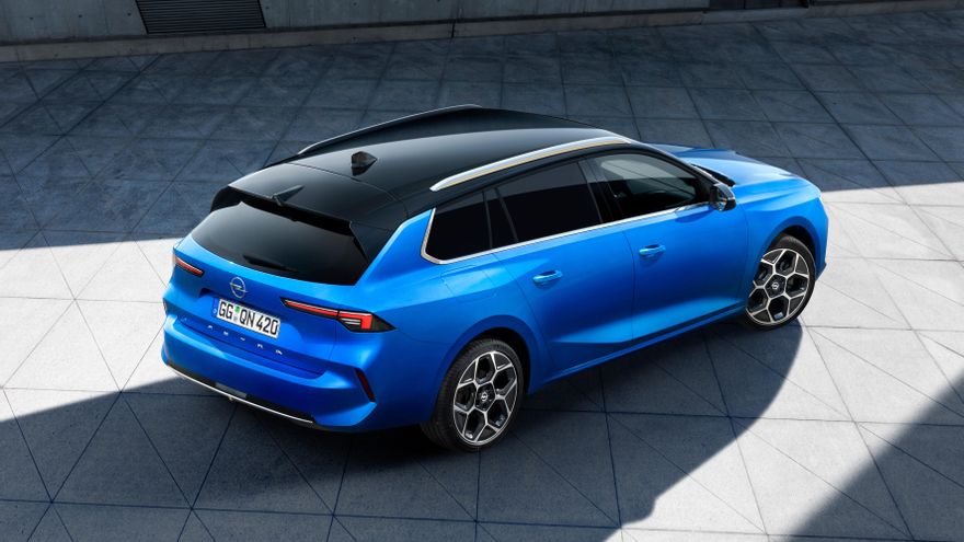 La vista lateral del Astra familiar ofrece un aspecto especialmente dinámico.