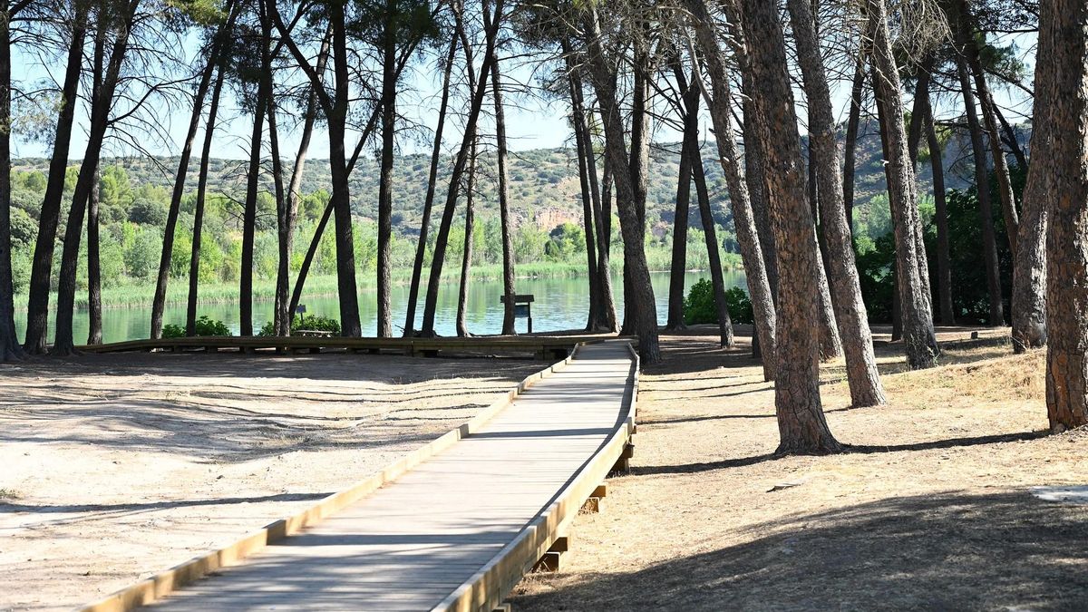 Pasarela accesible para llegar a una zona de baño